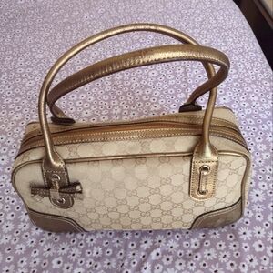 🤩 🔥 🤩 Blow out Sale Vintage Gucci Small GG monogram Bag